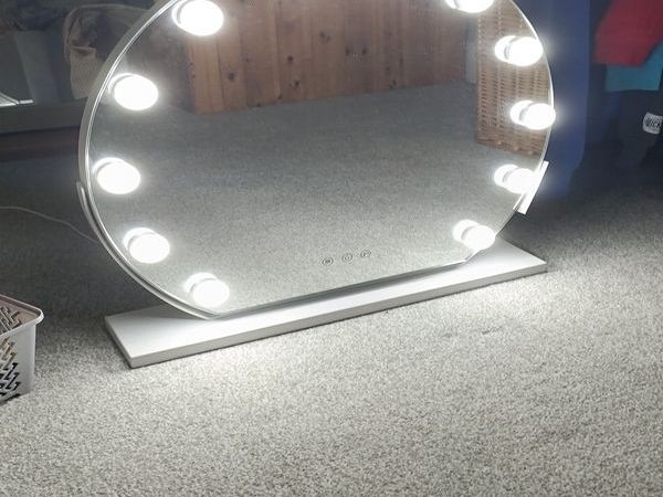 Hollywood Mirror - Main image