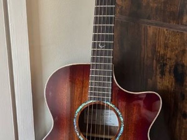 Faith Blood Moon Venus Acoustic Guitar - Main image