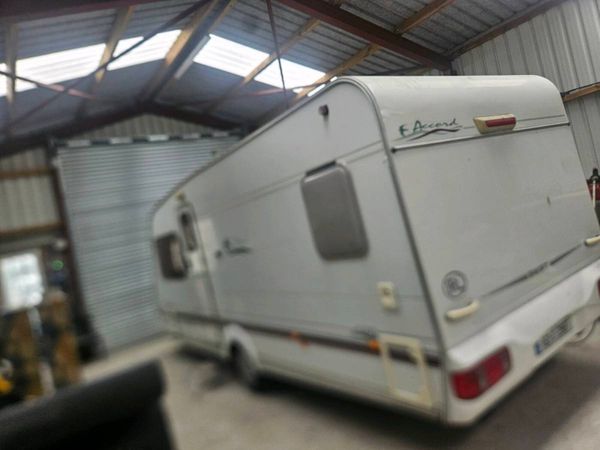 swift accord 500 caravan - Main image