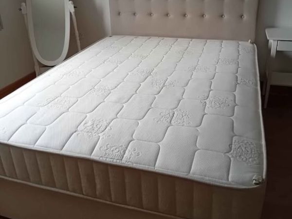 King bed - Main image