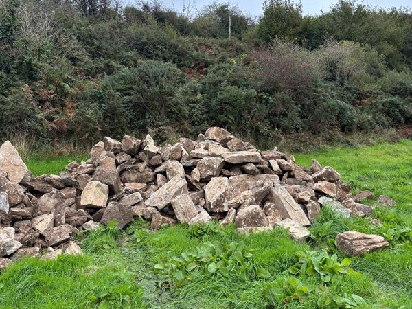 loads of building stone - Main image