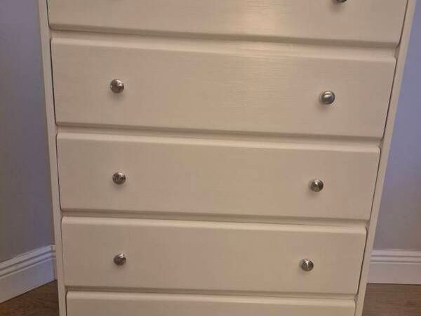 Newly Refurbished 5-Drawer Chest of Drawers - Linen White with Waxed Wood Top - Main image