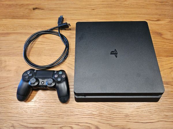 PlayStation 4 - Main image