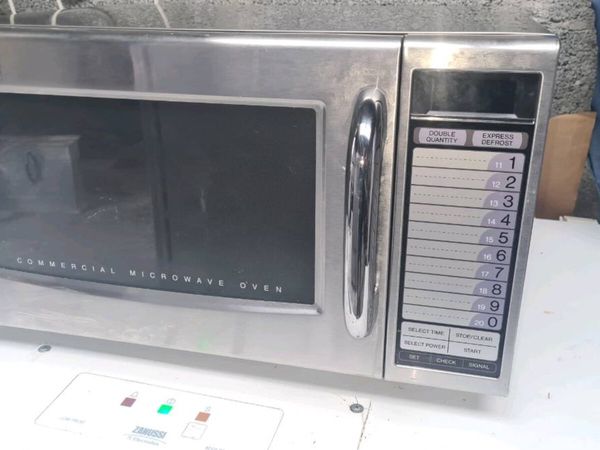 Sharpe 1000 w microwave - Main image