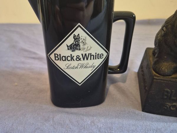 Jug and cast iron scottie - Main image