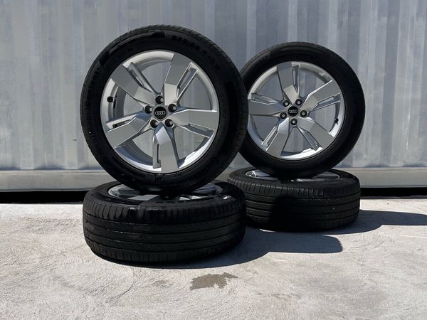 Genuine Audi Q5/SQ5 19” Alloy Wheels - Main image