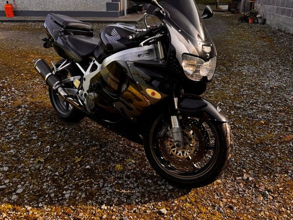 98 Honda Fireblade - Main image