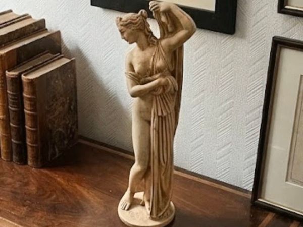 Vintage Venus Aphrodite Statue - Main image
