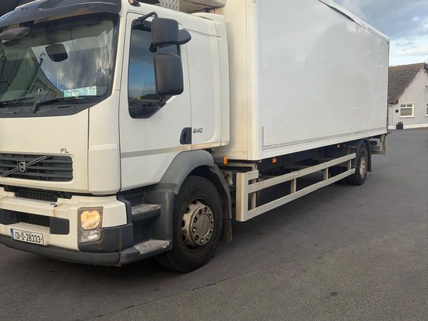 Volvo FL240 Fridge Body Rigid 2013 - Main image