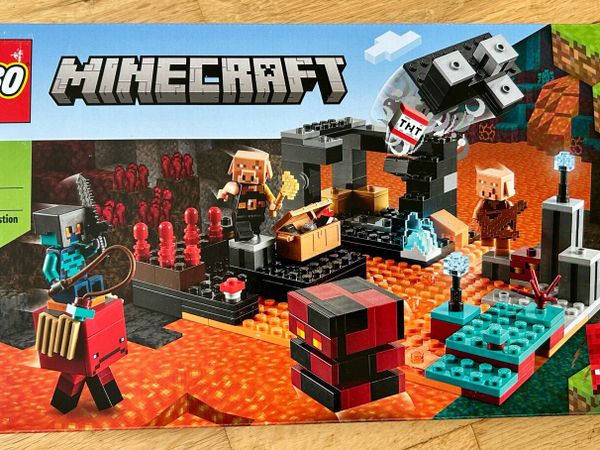 Lego Minecraft - The Nether Bastion - 21185 - Main image