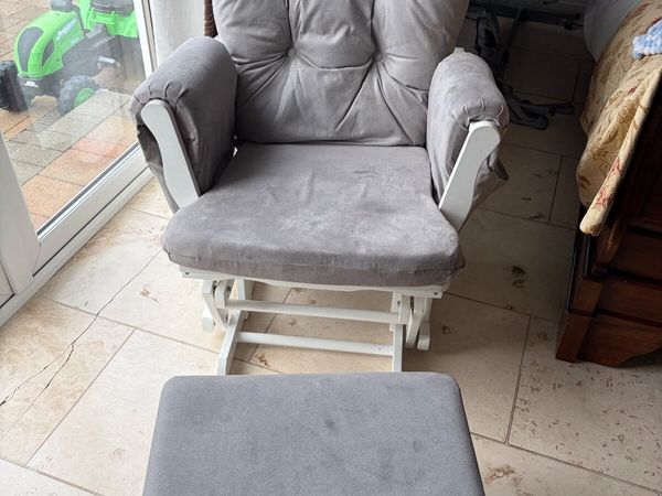 Rocking chair for baby’s room - Main image