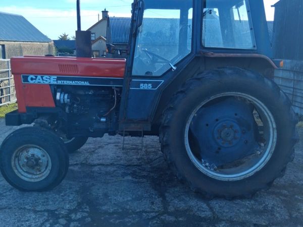CASEIH 585L - Main image