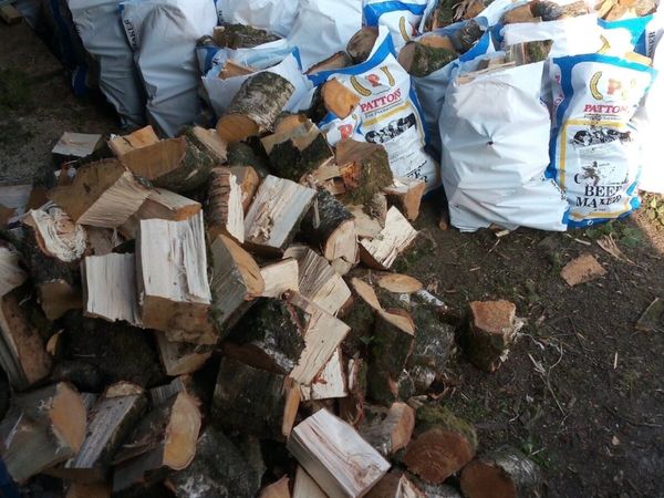 Hardwood firewood €5 a bag - Main image
