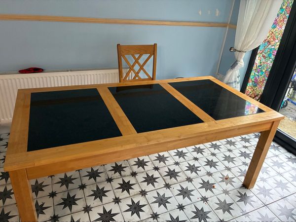 Table and 4 cy - Main image