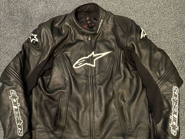 Helmet and jacket - Main image
