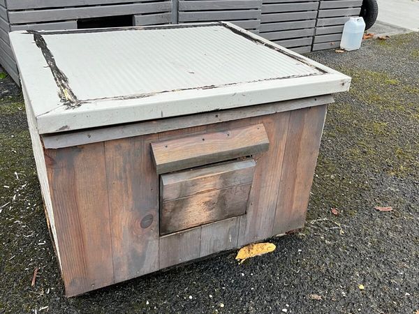 Dog house - Main image