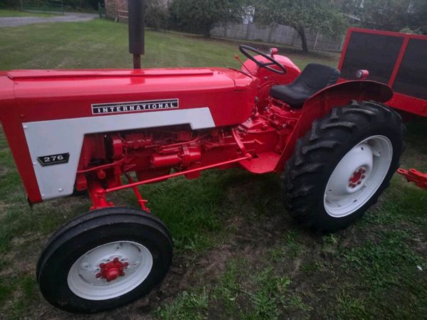 Vintage Tractor - Main image