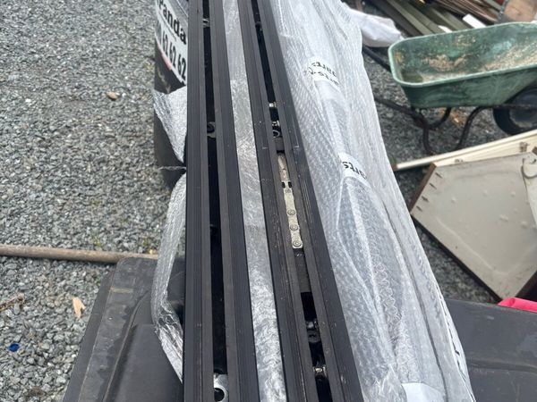 Mercedes V Class seat rails - Main image