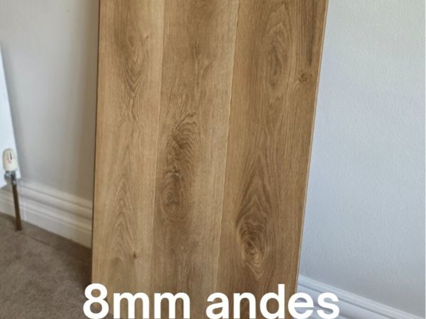 New laminate flooring free delivery - Main image