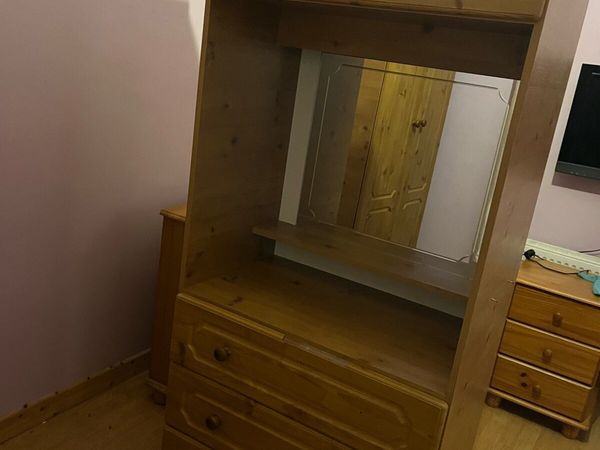 Free large chest of drawers with mirror - Main image