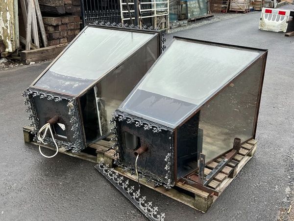 Cast Aluminium Large Lights x3 (iconic ) - Main image