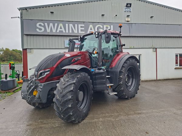 Valtra T215 Versu - Main image
