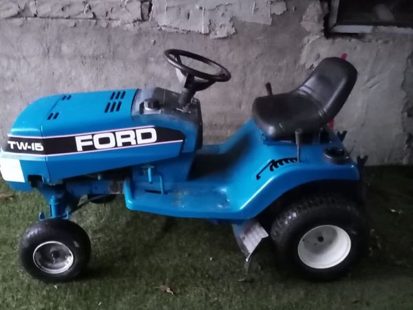 Garden tractor for towing a trailer 550euro - Main image