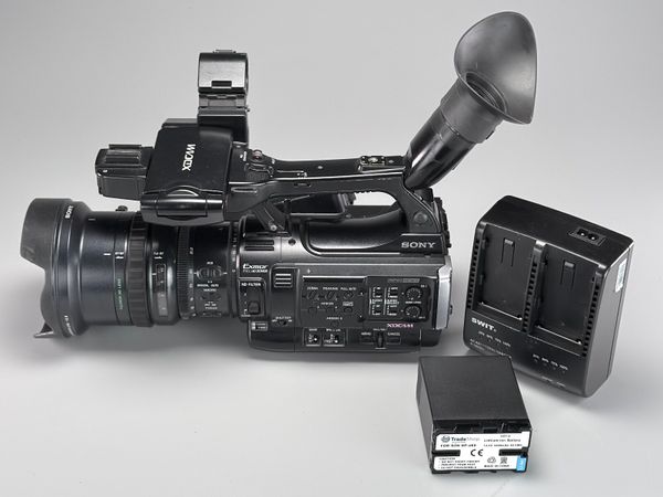 Sony PMW 200 Solid-State Memory Camcorder - Main image