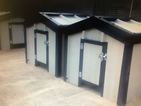 Insulated steel dog houses - Main image