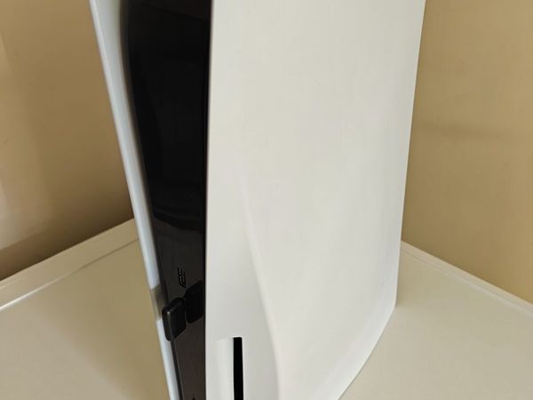 PS5 1TB Disc Edition - Main image
