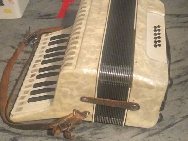 Piano accordion 🪗 read about add priced - Main image