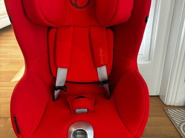 Cybex Sirona I size platinum carseat and isofox - Main image