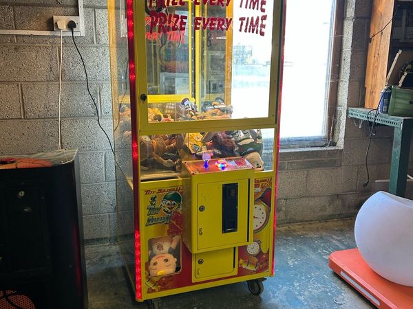Toy Crane Claw Machine - Main image