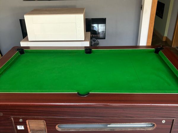 Pool table - Main image