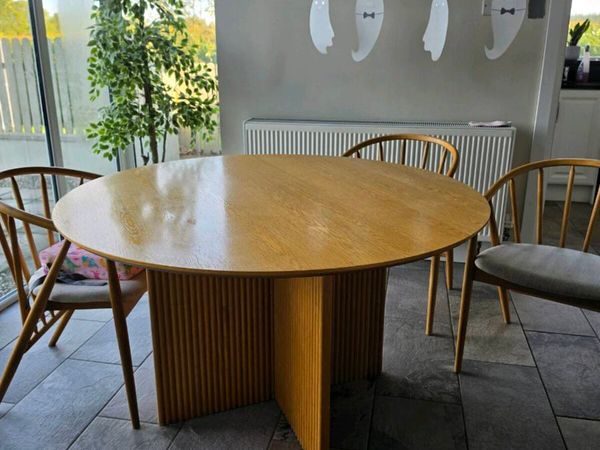Table - Main image
