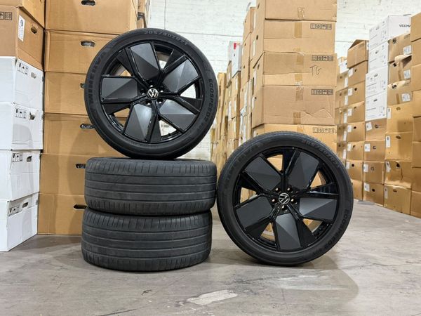 21" Genuine VW TOUAREG MK3 760 Alloy Wheels & Tyre - Main image