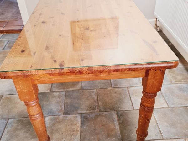 Dining table - Main image
