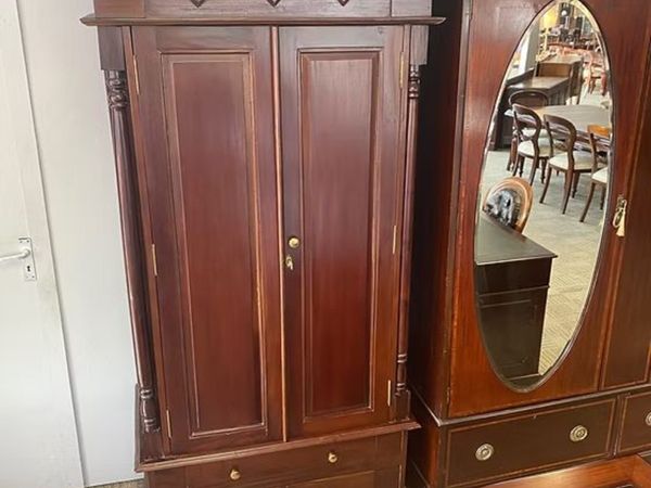 Beautiful mahogany single wardrobe - Main image