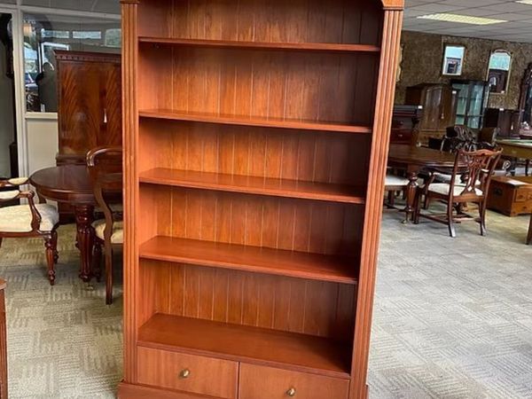 Beautiful large open bookcase with five shelves & - Main image