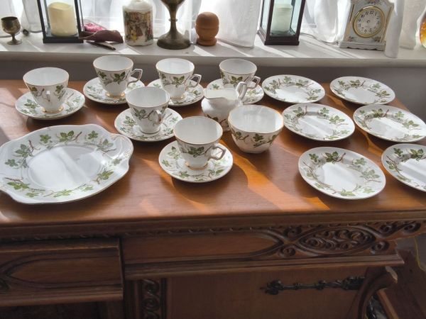 Royal Tara bone China tea  set perfect condition - Main image