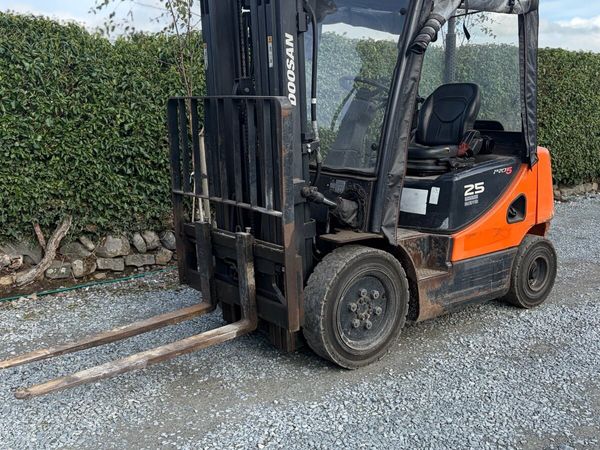 Forklift - Main image