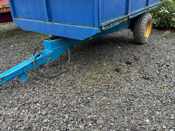 Weeks tipping trailer tractor - Main image