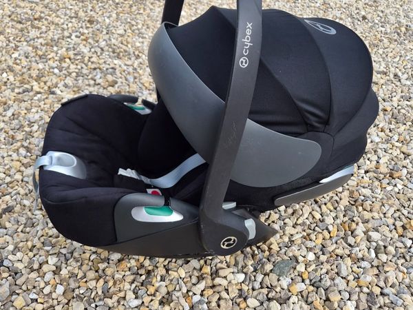 Cybex Platinum Baby Car Seat and base - Main image