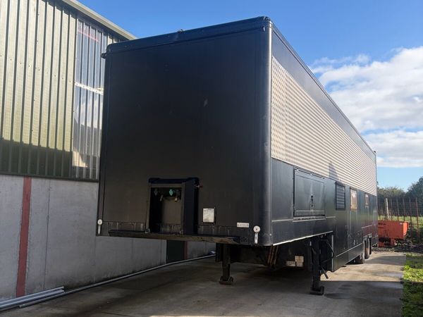 Race trailer motor home 3 cars - Main image