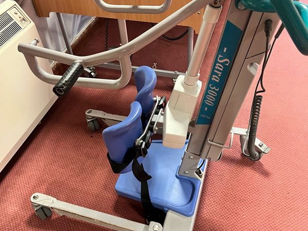 Sit to Stand Hoist - Main image