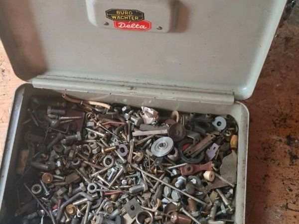 BURG-WÄCHTER Metal Cash Box + Mixed Hardware - Main image