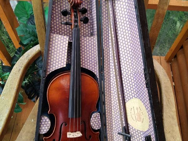 Old full size violin - Main image