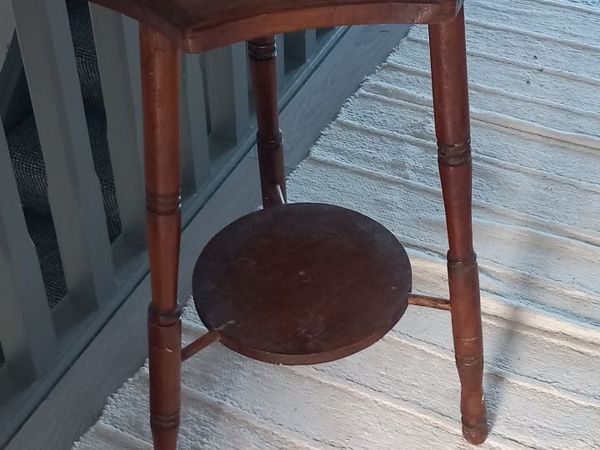 Small wooden vintage table - Main image
