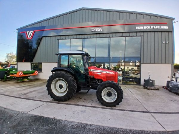 Massey Ferguson 4445 - Main image
