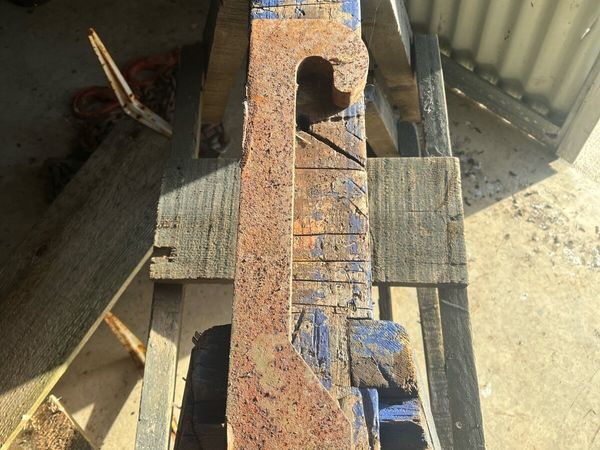 3x sets of grays Lynkon quick attach brackets - Main image